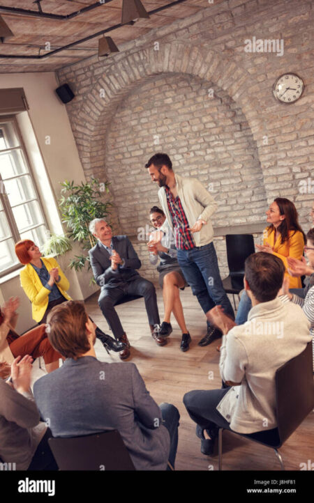 group-therapy-meeting-business-people-diverse-discussion-J8HF81